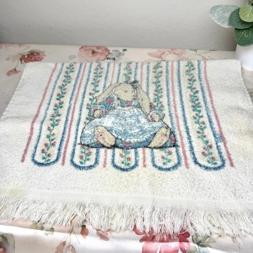 Vintage Bunny Floral‎ Striped Hand Towel Fringed Made in USA RN 13718 Cream